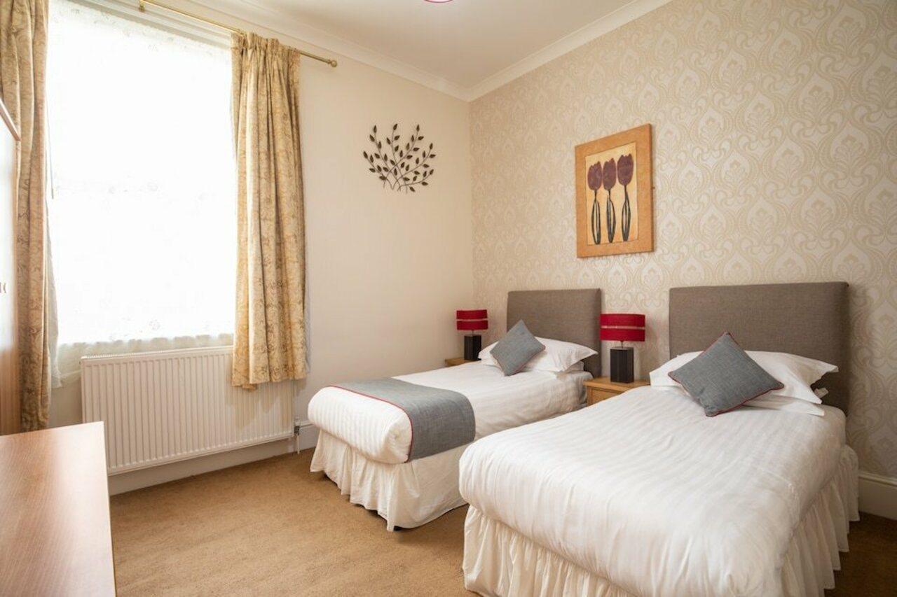 The Berkeley Guesthouse Eastbourne Ngoại thất bức ảnh